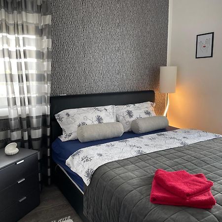 Silver Gray Appartment Balatonlelle Esterno foto