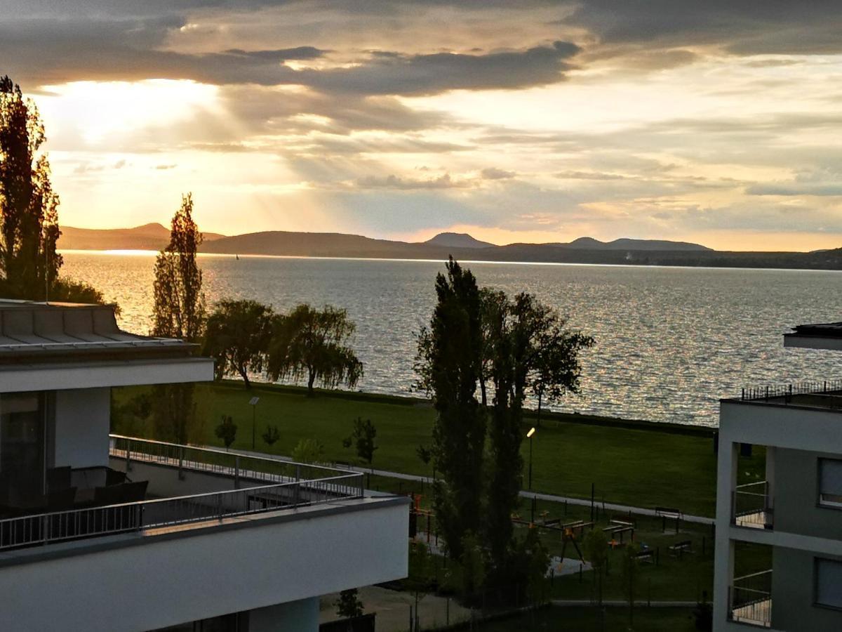 Silver Gray Appartment Balatonlelle Esterno foto