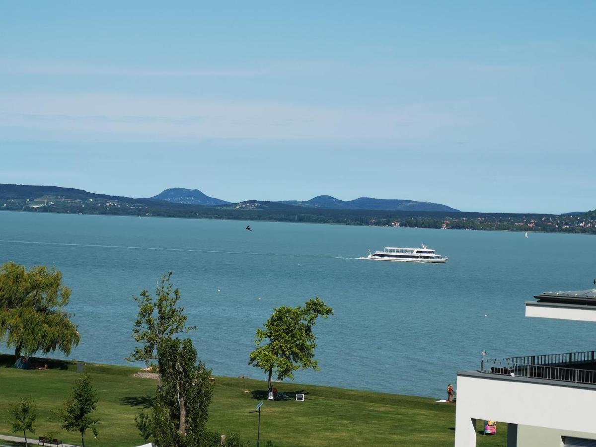 Silver Gray Appartment Balatonlelle Esterno foto