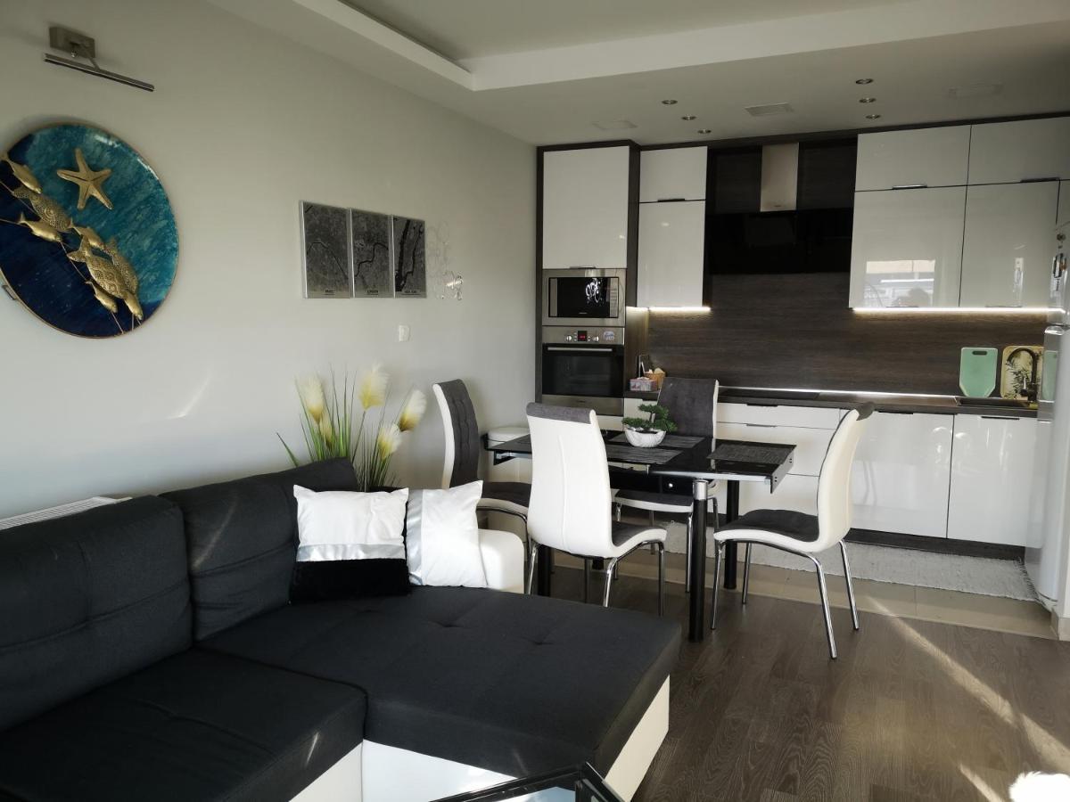 Silver Gray Appartment Balatonlelle Esterno foto