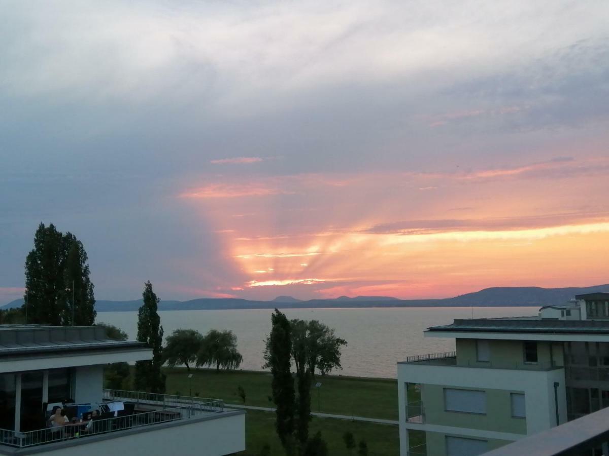 Silver Gray Appartment Balatonlelle Esterno foto